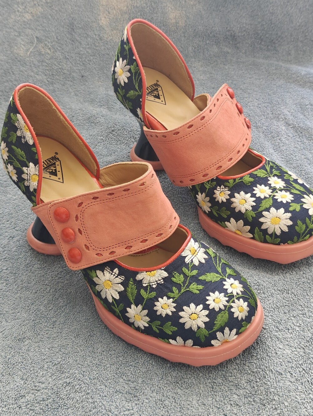 Rare John Fluevog Mini Zaza Mary Jane Daisies Wide Strap Floral Leather  8 US 39